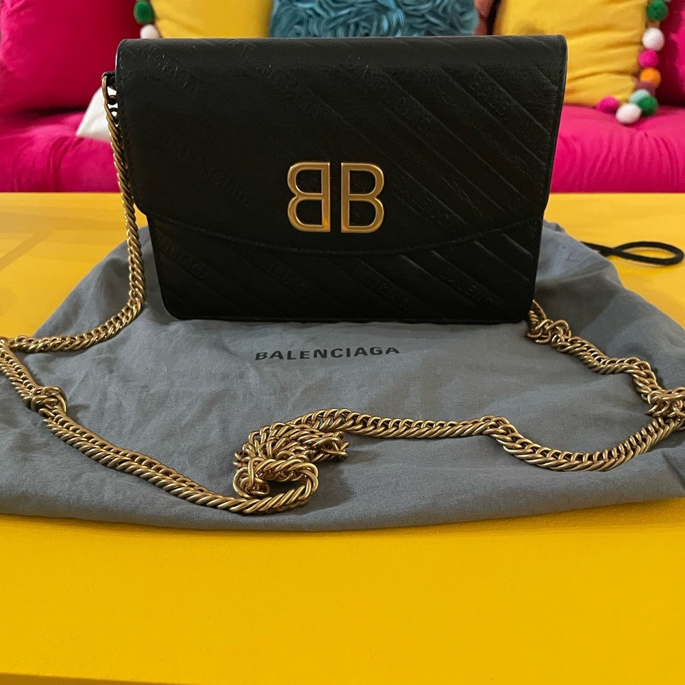 Authentic Balenciaga “BB” wallet on chain